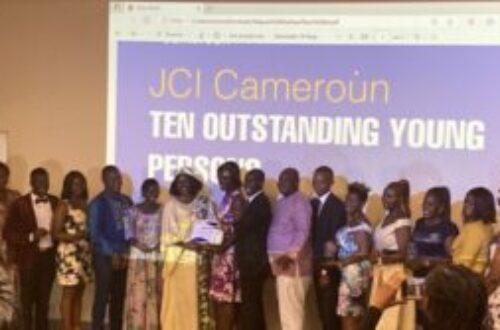 Article : Remise de prix pour récompenser les jeunes entrepreneurs camerounais