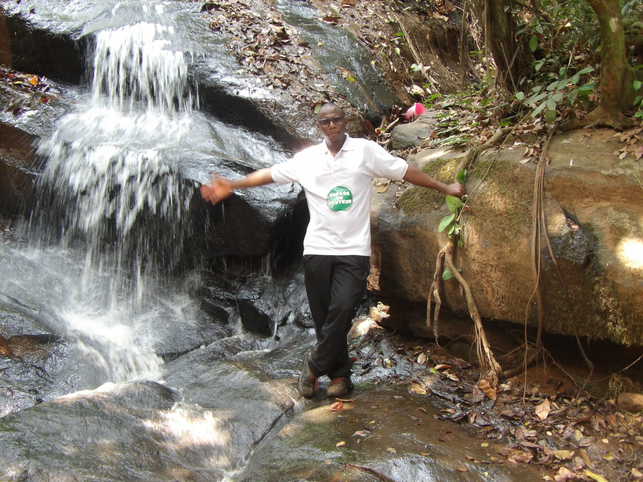 Randonnée aux cascades de Nkolodom avec un couple allemand. Crédit : Voyage en hauteur