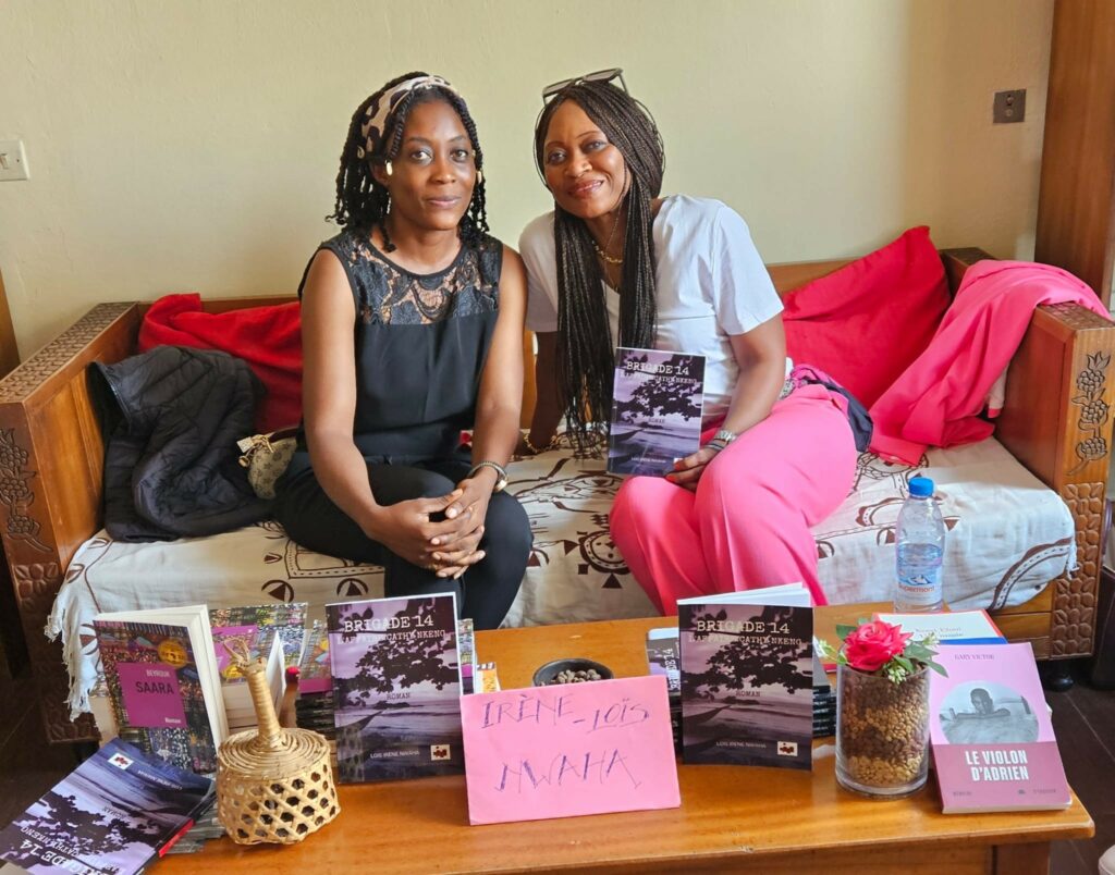 Lois Irène Nwaha (autrice) et Ngoan Beti (promotrice du Kalahari's BOOK CLUB). Crédit : Kalahari's BOOK CLUB