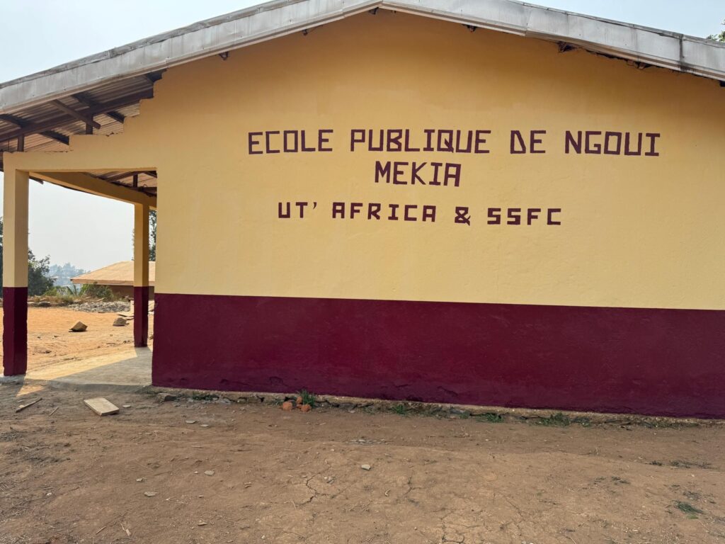 Rénovation de deux salles de classe à l’École Publique de Ngoui Mekia, une collaboration entre UT’Africa et Solidarité Sans Frontières Cameroun (SSFC)