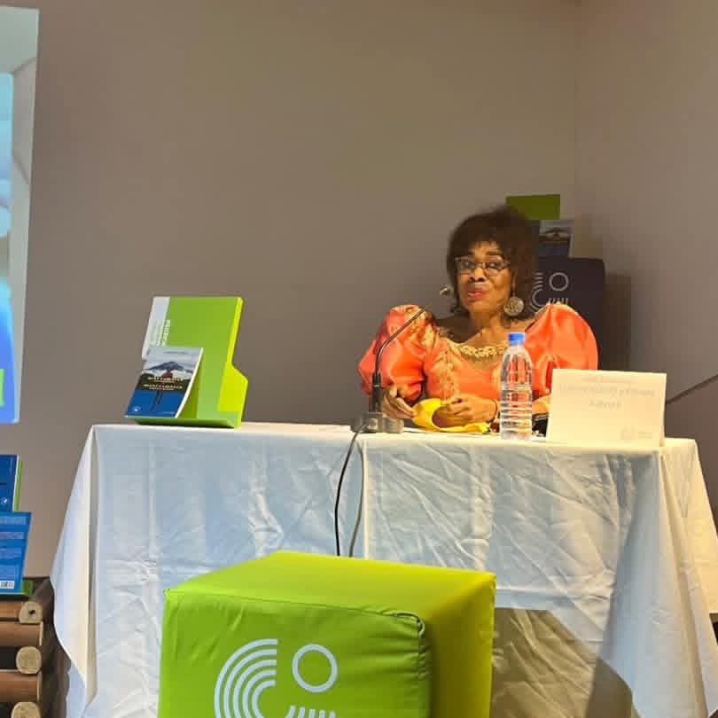Evelyne Ngono à Ribama lors L’aprèm du livre au Goeth-Insitut Kamerun. Crédit : Goeth-Insitut Kamerun