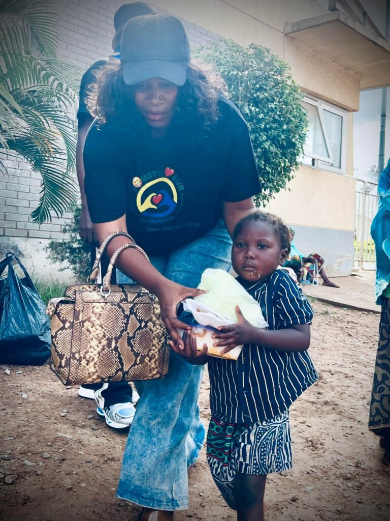 Le partenaire Moustikeur Fondation en pleine action sur le terrain. Crédit : Moustikeur Fondation